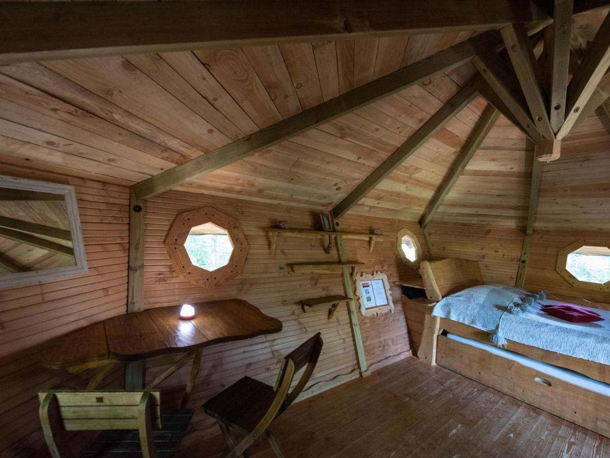 Les Cabanes De Labrousse Saint-Julien-Labrousse Esterno foto